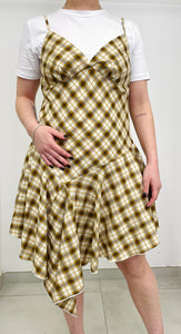 Abito quadretti con t-shirt